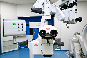 ライカ社製 高性能手術用顕微鏡